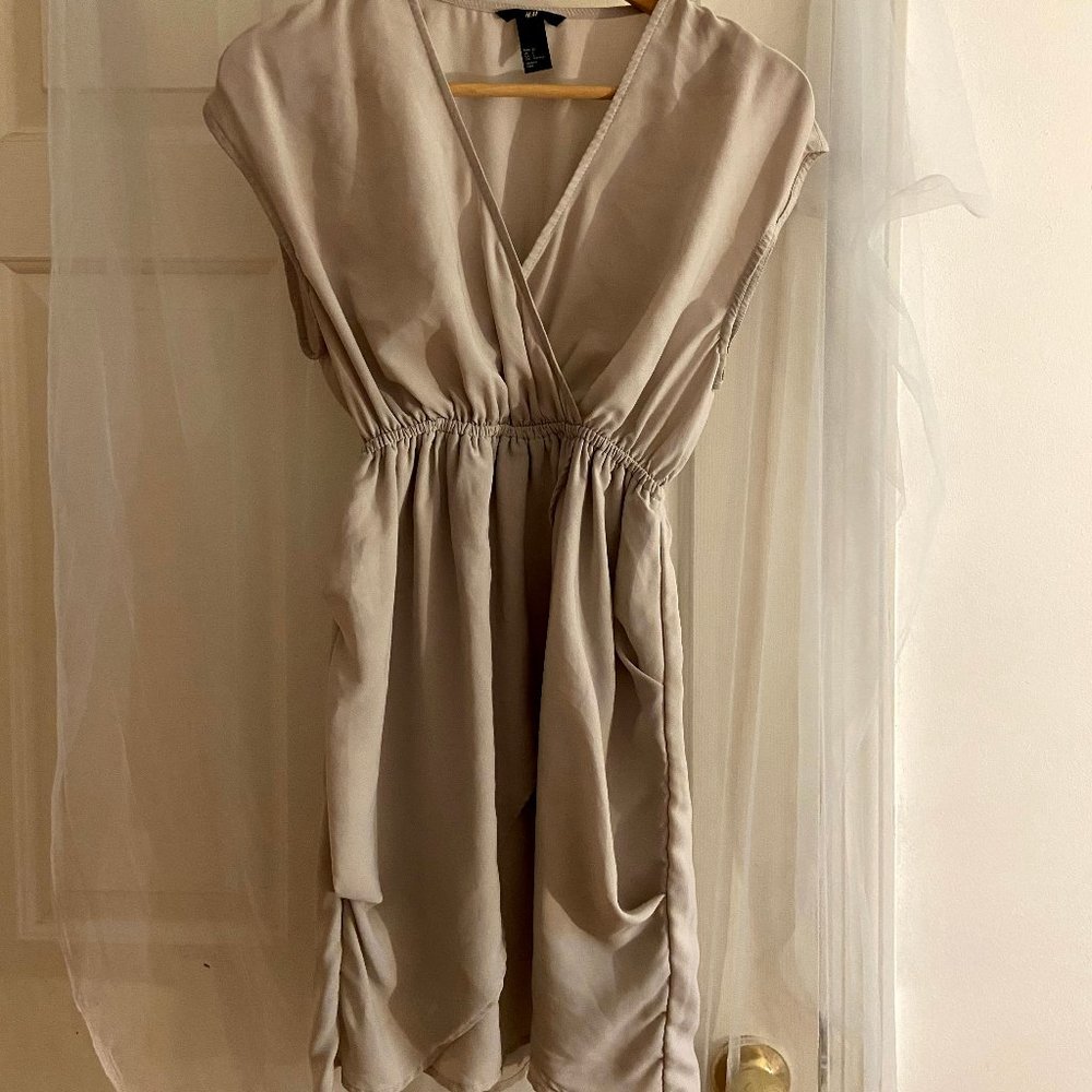 *H&M*  DRESS - Picture 2 of 4